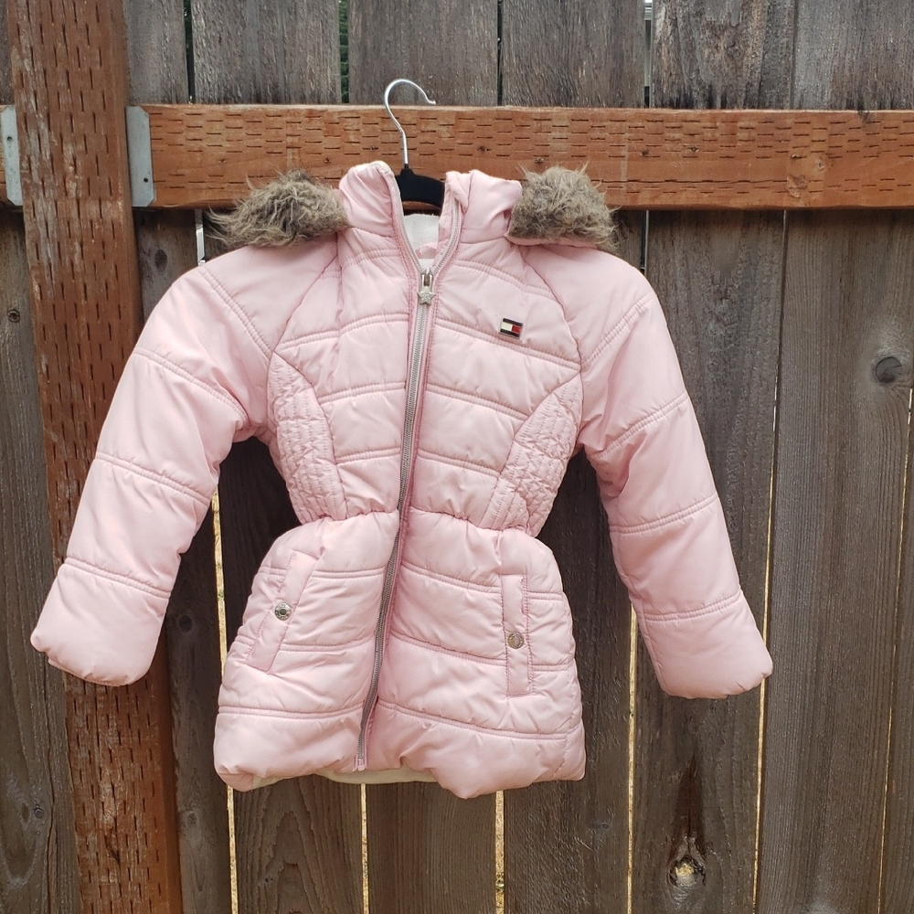 Tommy Hilfiger Girls Pink Quilted Puffer Jacket with Faux Fur Trim size 5/6